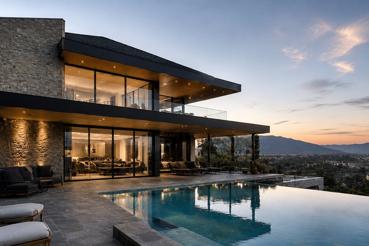Moderne Villa in alpiner Landschaft
